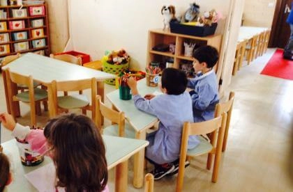 FERCAM: Collaboratori e Azienda forniscono gli arredi per la scuola d’infanzia di Norcia